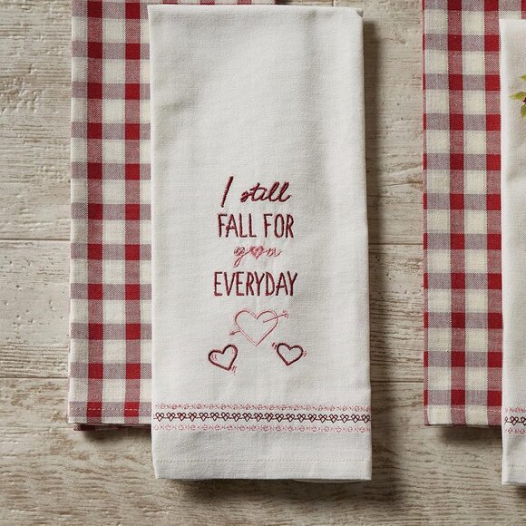 Set Of 2 Valentine Kitchen Towels With Embroidered "I Still Fall For You Everyda - Picture 2 of 2